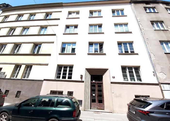 Old Town - Rzeszowska R6