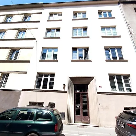 Old Town - Rzeszowska R6